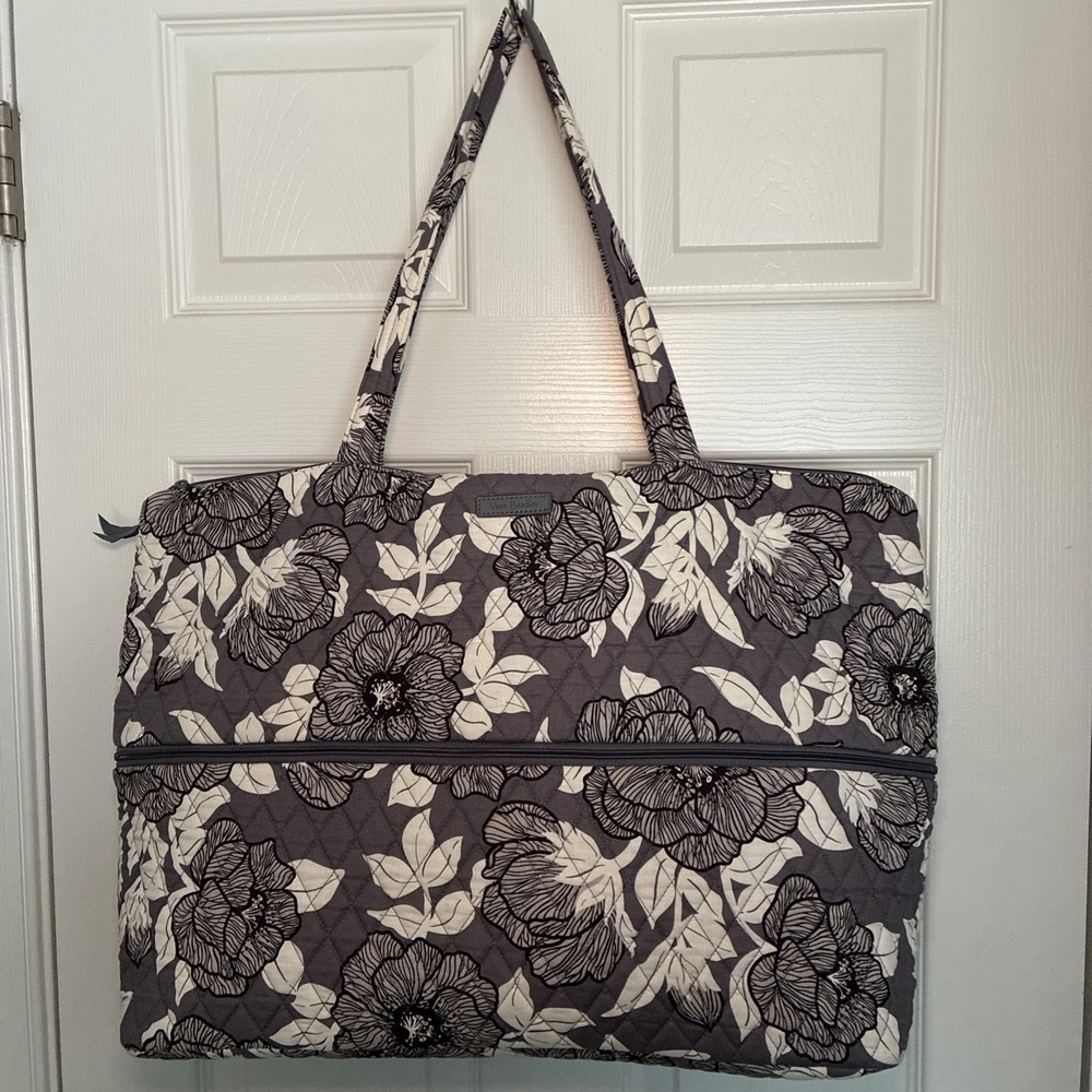 Vera Bradley Large Expandable Travel Bag Moon Shadow Meadow NWOT MSRP 109$